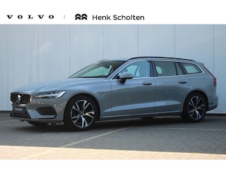 Volvo V60 B4 197PK AUT7 Core | Adaptive Cruise & Pilot Assist | Semi Elektr. Trekhaak | 18" Velgen | Google Services | BLIS | Lendesteun Verstelling | Led Koplampen | Climate Control | Park Assist achter | Vapour Grey Metallic | City Weave Textile Blond