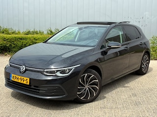 Volkswagen Golf VIII Lim. Life eTSI | Pano | Keyles | Sfeerverlichting | Stuurverwarming