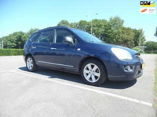 Kia Carens 2.0 CVVT X-ecutive