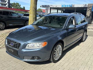 Volvo V70 2.5T 231pk Summum Family Model 12