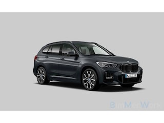 BMW X1 xDrive25e 220pk M-Sport Pano|Trekh|Memory|HUD|Cam