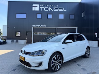 Volkswagen Golf 1.4 TSI GTE DSG / Panorama / Keyless / Camera / Stoelverwarming / 18" Inch LMV
