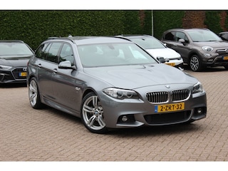 BMW 5-serie Touring 520i Executive M Sport / NL Auto! / 2de Eign. / Trekhaak / Leder / Navigatie / 18'' / Sportstoelen / Cruise Control / Xenon
