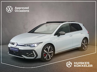 Volkswagen Golf GTE 1.5 TSI eHybrid 272pk DSG Automaat Trekhaak, Black Style, Panoramadak, LED matrix koplampen, 360 camera, Adaptive cruise control