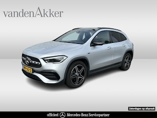Mercedes-Benz GLA 250e AMG // Trekhaak // Panorama dak // Memory // Sfeerverlichting // Multi Beam LED // Camera // Advanced Audio