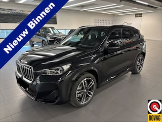 BMW X1 xDrive25e M Sport Premium pakket Harman-Kardon Panoramadak Trekhaak Adaptieve Cruise Control Keyless Entry Stuurwielverwarming Rij tot 92 KM volledig elektrisch (WLTP)!