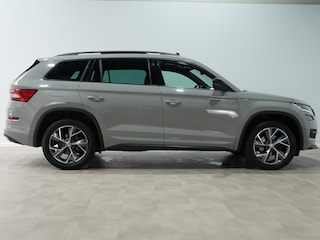 Skoda Kodiaq 1.5 TSI Sportline Business | Panorama | Trekhaak | Navi | 19" | Stoelverw. | Canton Word verwacht