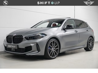 BMW M135i xDrive Panoramadak | Harman Kardon | Head Up | ACC | Stuurverwarming