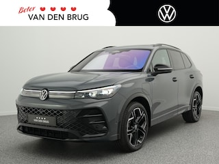 Volkswagen Tiguan R-Line 1.5 eHybrid 272 PK | LED Matrix IQ | Panoramadak | 360 Camera | Trekhaak | Side Assist | Akoestisch Glas | Stoelverwarming voor + achter | Harman/Kardon |