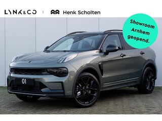 Lynk & Co 01 276PK More | Harman Kardon | 360 Graden camera | Actieve LED Koplampen | Panoramadak met Schuif-/Kantelfunctie | Sfeerverlichting | Dodehoekassistent | Adaptieve Cruise Control | Stuurverwarming | Stoelverwarming | Bestuurdersstoel met geheugen | Getint glas | Elektrisch bedienbare achterklep | Draadloos telefoonoplader