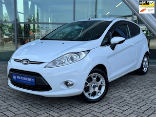 Ford Fiesta 1.25 Titanium Cruise Control / Climate control / Parkeersensoren achter