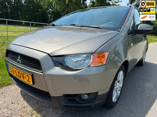 Mitsubishi Colt 1.3 Edition Two met airco en trekhaak