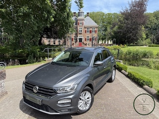 Volkswagen T-Roc 1.0 TSI Style | Clima | Adaptive | Camera | Trekhaak | Nieuwe Service & APK | Garantie |