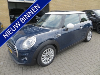 Mini Cooper 3-Deurs 1.5 Chili Serious Business NAVI-PANO-CLIMA-NEDERL!!