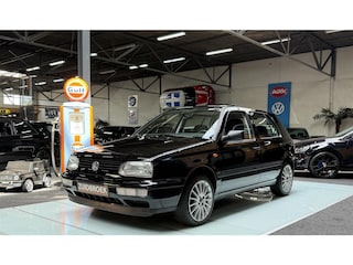 Volkswagen Golf III 1.8 AUT Uniek | 116DKM | Dak | 5-Drs |