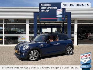 Mini Cooper 3-Deurs 1.5 60 Years Edition / Automaat / NL-Auto / Open-Panodak / Head-Up Display / Vol-Leder / Stoelverwarming / Cruise-Control / Apple-Carplay & Android-Auto / Draadloze-Telefoonlader / Climate-Control / Keyless / LED / PDC V+A / 17'' LMV / ENZ.