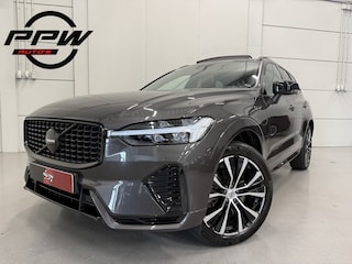 Volvo XC60 T6 Recharge AWD R-Design Long Range PLATINUM-GREY/PANO/TREKHAAK/20"/STANDKACHEL/LEER-SPORT MET 2x MEMORY/ACC/PILOT-ASSIST/GOOGLE/CRYSTAL-POOK/NET OH BEURT GEHAD BIJ VOLVO DEALER