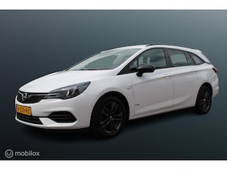 Opel Astra Sports Tourer 1.2 Design & Tech, Camera, Voor + achter Pdc, App connect, Clima, Dode hoek Detectie, Navi, Cruise, Comfort stoelen, 16 inch Lmv.