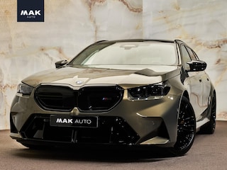 BMW 5-serie Touring V8 M Hybrid , Sonderlackierung, Ultimate Package, ceramic, pano, B&W, 21", stl.ventilatie, memory, carbon, leder, privacy