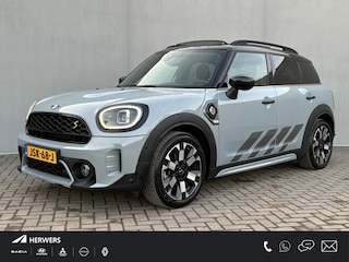 Mini Countryman 1.5 Cooper S E ALL4 MINI Yours PHEV / Lederen Bekleding / Schuif-en Kantel Dak / Elektrische Stoelen / Harman Kardon Premium Audio / Elektrische Achterklep / Adaptieve Cruise Control / Head Up Display / Achteruitrijcamera / Apple Carplay & Android Auto / 19" LM Velgen /