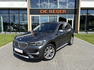 BMW X1 xDrive20i High Executive Trekhaak I Navi I Leder