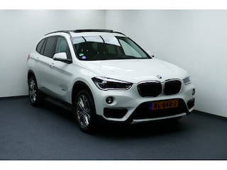 BMW X1 sDrive18i High Executive. Panodak, Leer, Stoelverw, Navi, Camera, 18"LMV, Haak 1700kg
