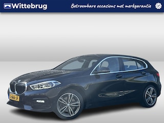 BMW 118i Business Edition / Navigatie / App connect / Stoel+stuur verwarming / Parkeersensoren V+A /