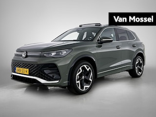 Volkswagen Tiguan 1.5 eHybrid R-Line Edition | 204 PK | Automaat | Panoramaschuif-kanteldak | Parkeercamera | Stuur\Stoel- verwarming | Keyless | Climatronic (automatische airco) | Cruise control adaptief | Apple Carplay | Android Auto |