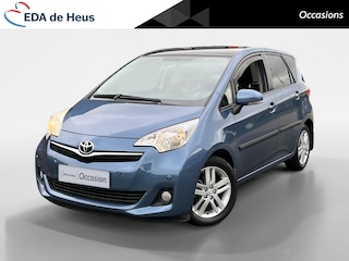 Toyota Verso-S 1.3 VVT-i Dynamic | Achteruitrij Camera | Panorama Dak | Parkeersensoren | Airco | Bluetooth | Hoge Instap | 12 Maanden Bovag Garantie