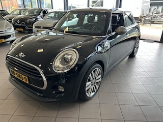 Mini Cooper 5-Deurs 1.5 5 DRS 75 DKM IN NW STAAT BJ 2017 !!!