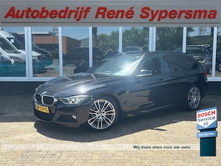 BMW 3-serie Touring 320d M Sport Edition High Executive | Trekhaak | Pano | Stoelverwarming | Parkeersensoren