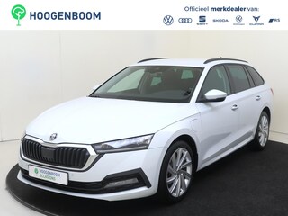 Skoda Octavia Combi 1.4 TSI iV PHEV Business Edition | SoH 90% | Cruise control | Carplay | Parkeersensoren | Digital cockpit | Lane- en frontassist | Elektrisch inklapbare buitenspiegels |