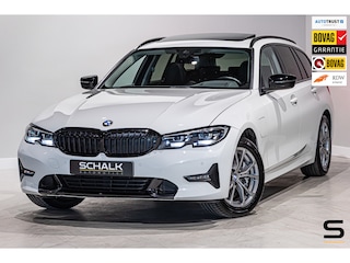 BMW 3-serie Touring 330e High Ex|Pano|E-Trekhaak|E-stoel|garantie
