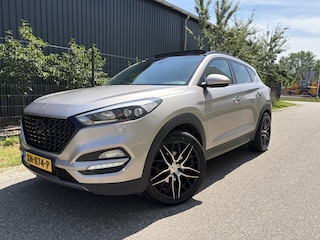 Hyundai Tucson 1.6 T-GDi Premium / PANORAMADAK / LEER / NAVI / CRUISE / TREKHAAK / 140dkm!
