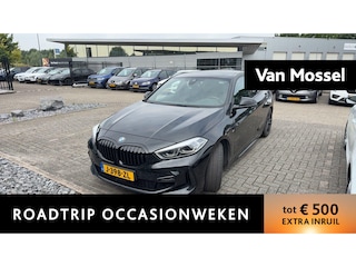 BMW 118i High Executive | WORDT VERWACHT | Automaat | Apple Carplay / Android Auto | Parkeersensoren | Stoelverwarming | Climate Control |