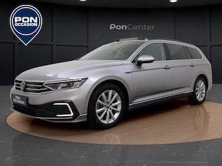 Volkswagen Passat 1.4 TSI PHEV GTE | Pano Dak | Camera | ACC | Elek. Achterklep | Matrix LED | Stoelverwarming | Spiegelpakket | 17'' |
