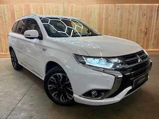 Mitsubishi Outlander 2.0 PHEV instyle 4x4 LEER/AUTOMAAT/NAP