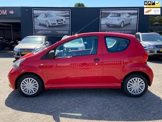 Toyota Aygo 1.0-12V 3-deurs - 135.100 Kilometer n.ap