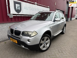BMW X3 2.0i Executive // Clima // 4X4 // PDC // Trk.HK