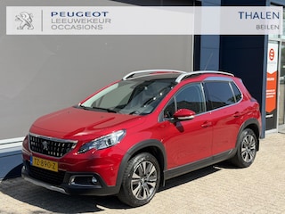 Peugeot 2008 1.2 Turbo 110 pk Allure Uitvoering | Vol-Automaat | Full Map Navigatie | Panoramadak | Parkeersensoren | Apple Carplay | 16'' lm-velgen met 4-Seizoen Banden | Trekhaak 1250KG | Climate Control.