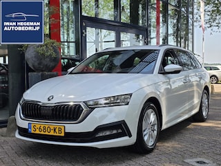 Skoda Octavia Combi 1.0 TSI Ambition | Navigatie | Cruise Control | Climate Control | Parkeersensoren | Licht metalen velgen