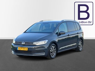 Volkswagen Touran 1.5 TSI Highline ACTIVE 7-Pers. /Navi/LED/Trekh./Camera/Carplay/Cruise/Clima v+a/