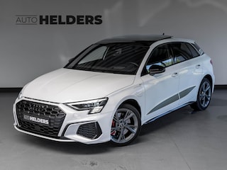 Audi A3 Sportback 45 TFSI e S edition Competition Pano Trekh