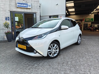 Toyota Aygo 1.0 VVT-i x-joy | Carplay | Camera | Clima | Lichtmetalen velgen