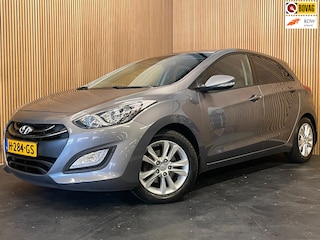 Hyundai i30 1.6 GDI|135 PK|CLIMATE+CRUISE CONTROL|ELEK.RAMEN+SPIEGELS|BLUETOOTH|RADIO/CD|GETINTE RAMEN|LMV|PDC-A|