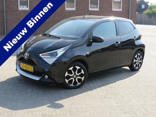 Toyota Aygo 1.0 VVT-i x-clusiv * Rijklaarprijs incl. garantie * Airco * Camera * Lichtmetalen velgen * Mistlampen * Carplay Android *