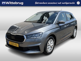 Skoda Fabia 1.0 TSI Ambition / AUTOMAAT/ PARKEER SENSOREN/ CRUISE/ SMARTLINK/ LED/ NAVI/ DAB/ AIRCO/ 15'' LMV