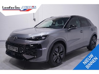 Volkswagen T-Roc R-Line First Edition IQ.light Apple Carplay Black style Stoel-/stuur verwarming 19 Inch Camera R-Line interieur