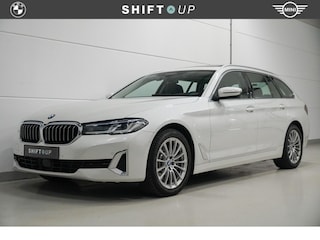 BMW 5-serie Touring 530i Panoramadak | Laser | Head Up | Elektr. Trekhaak