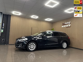 Ford Mondeo Wagon 1.5 Titanium * Trekhaak / Navigatie / Parkeersensoren / Cruise control / NL Auto *